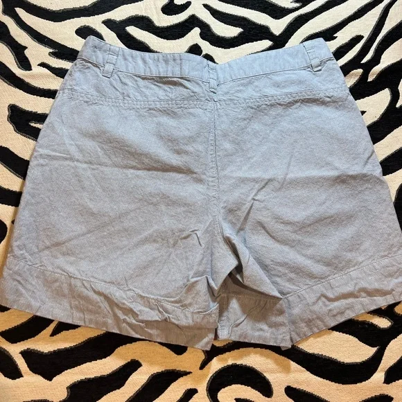 The North Face pinstripe shorts size 6 - Picture 3 of 9